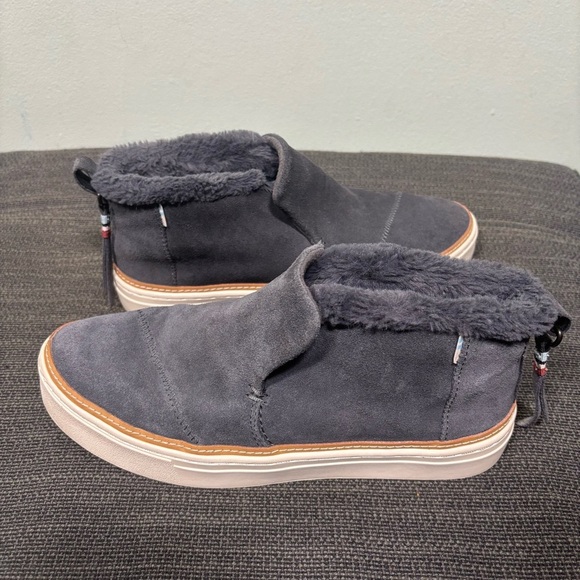 Toms Paxton Slip On Fur-Lined Sneaker Suede Women Size 7.5 - Picture 3 of 11